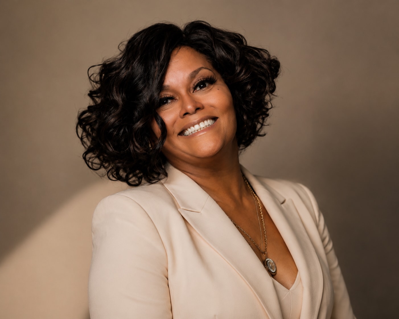 BEBÉ ELLISON