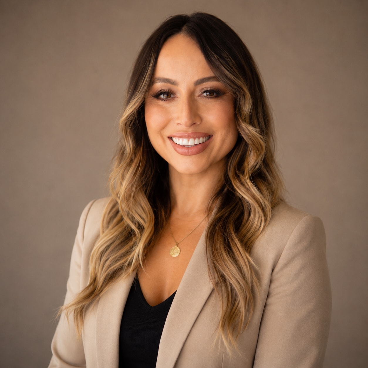 NORA FLORES